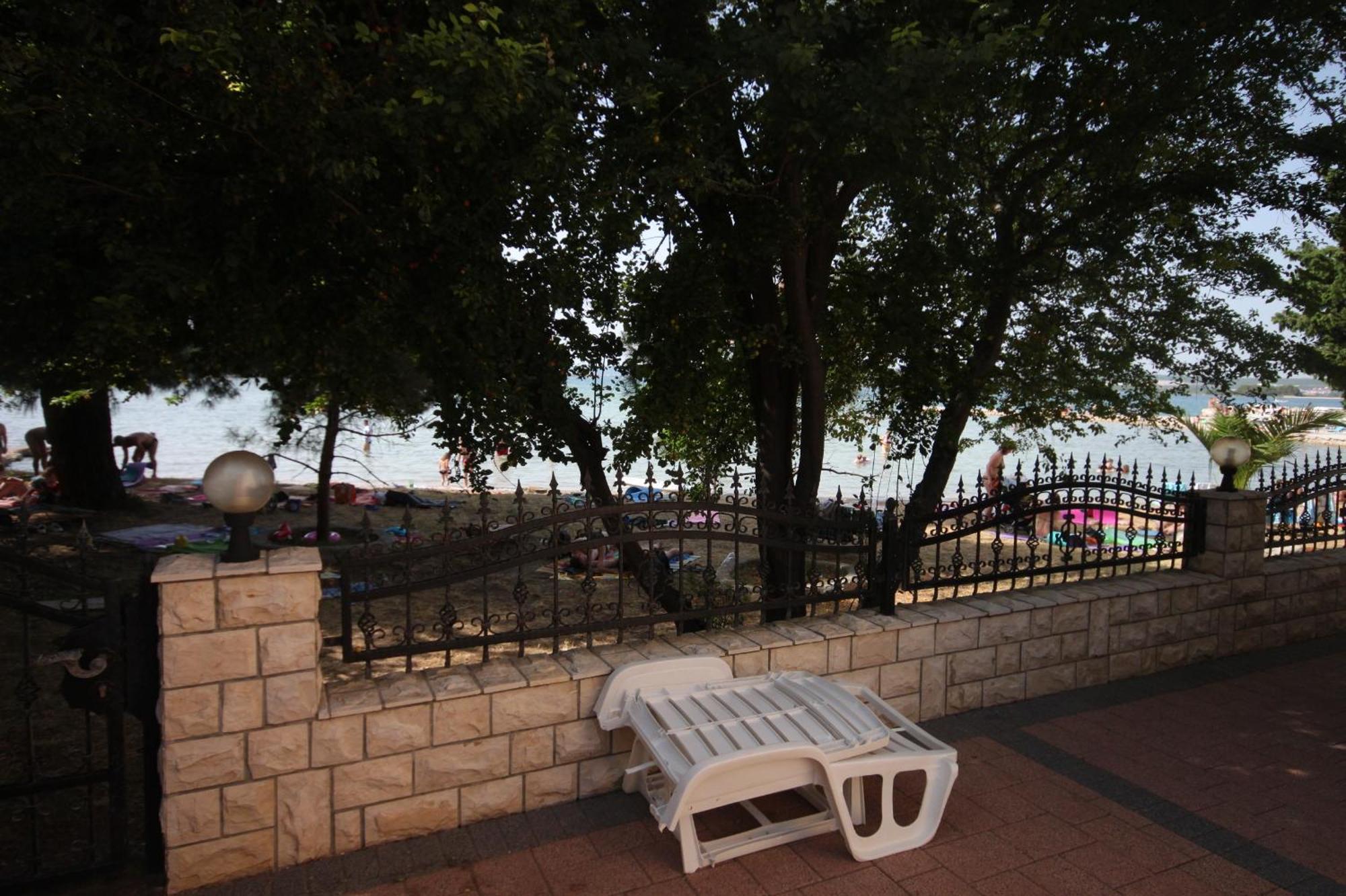 Apartments By The Sea Kraj, Pasman - 3460 Kültér fotó